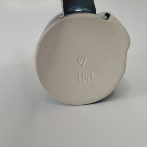 Handmade ceramic mug with teal floral lace print - Picture 10 of 10